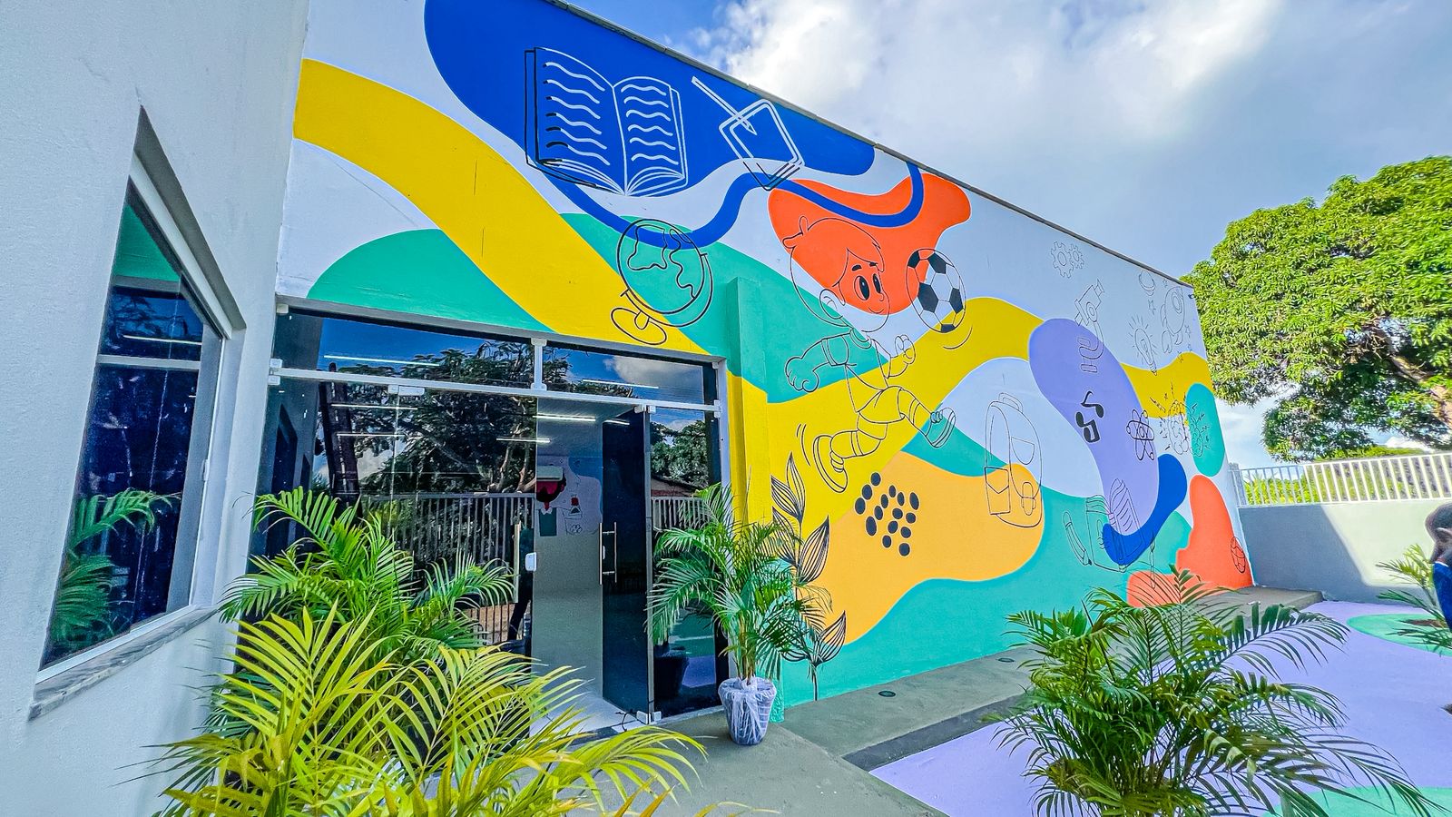 Amarante entrega reforma da Escola da Várzea e reforça compromisso com a educação - Divulgação/ASCOMAmarante entrega reforma da Escola da Várzea e reforça compromisso com a educação - Divulgação/ASCOM