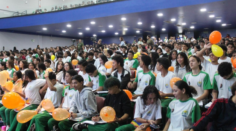 Estudantes da rede estadual participam da 1ª Revisão Pré-Enem Seduc Game no Centro de Convenções de Teresina. | Raíssa Morais/ Meio News