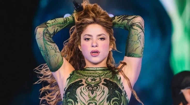 É hoje! Shakira faz show gratuito na Praia de Copacabana, no Rio de Janeiro 
