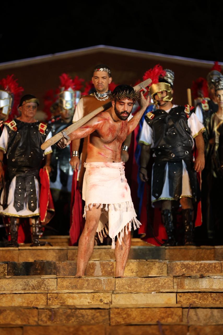 Fé e emoção:Estreia da Paixão de Cristo em Floriano fascina multidão 