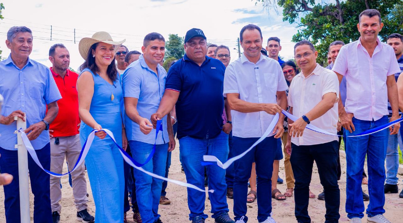 Prefeito Pedro Gomes inaugura calçamento e academia da saúde na zona rural de José de Freitas