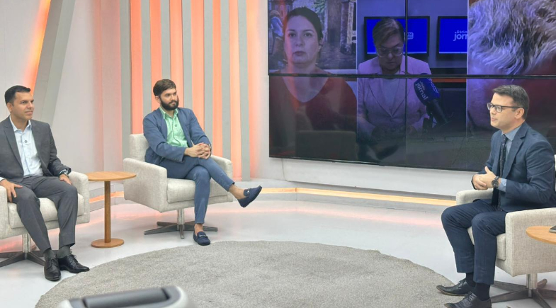 Secretário de Educação, Rodrigo Torres,  | Jade Luara/MeioNews