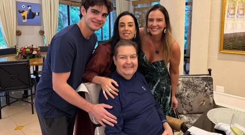 Filho caçula de Faustão compartilha registros do aniversário do pai: “Meu herói”