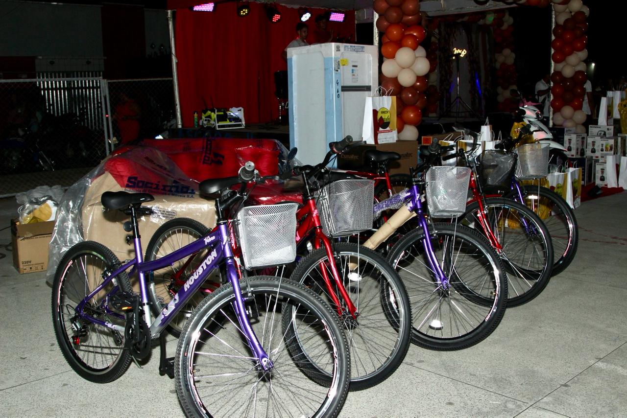 Hugo Napoleão promove grande festa em homenagem às mães com sorteio de uma Honda Biz 0km - Divulgação/ASCOMHugo Napoleão promove grande festa em homenagem às mães com sorteio de uma Honda Biz 0km - Divulgação/ASCOM