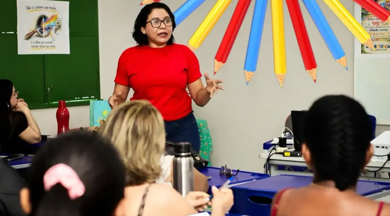 Floriano inicia formação integrada para educadores da rede municipal