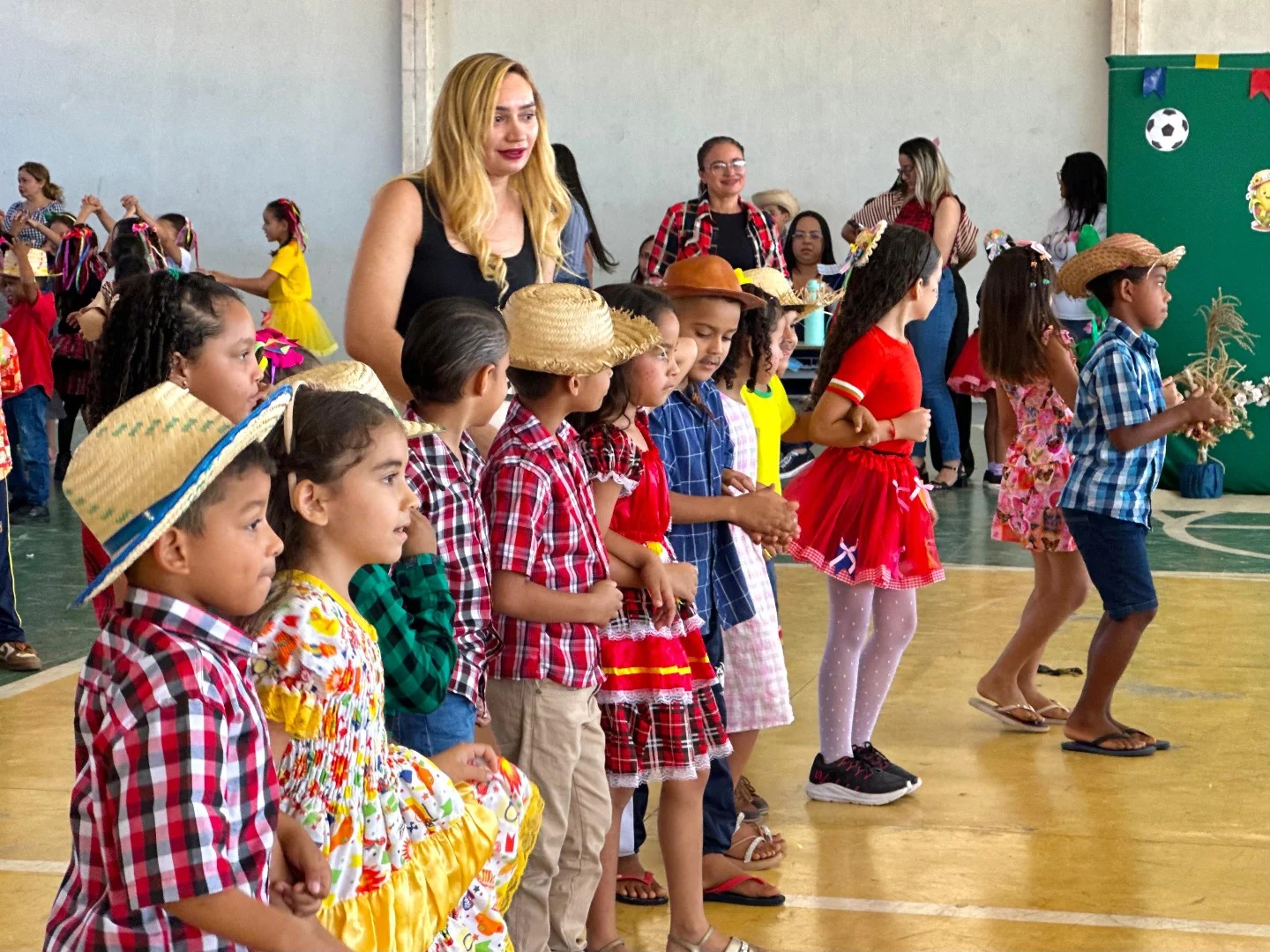 Centro Educacional Elisa Modesto Amorim realiza Arraiá Junino - Foto: Prefeitura de São João do PiauíCentro Educacional Elisa Modesto Amorim realiza Arraiá Junino - Foto: Prefeitura de São João do Piauí