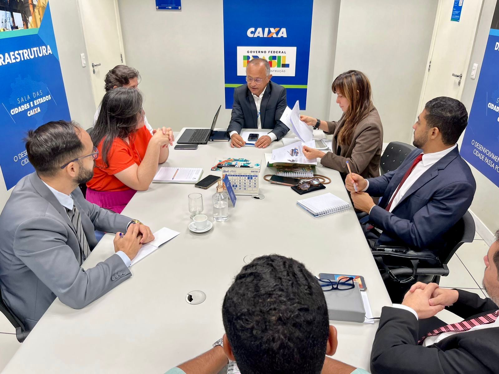  Ivanária Sampaio cumpre agenda na Caixa Econômica e avança em projetos habitacionais para Esperantina - Divulgação/ASCOM Ivanária Sampaio cumpre agenda na Caixa Econômica e avança em projetos habitacionais para Esperantina - Divulgação/ASCOM