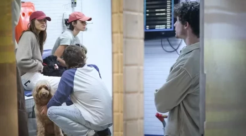 Shawn Mendes e Bruna Marquezine embarcam com Sasha Meneghel e João Lucas