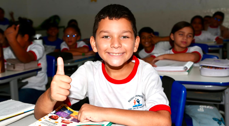 Hugo Napoleão se destaca no Piauí com avanços históricos na educação