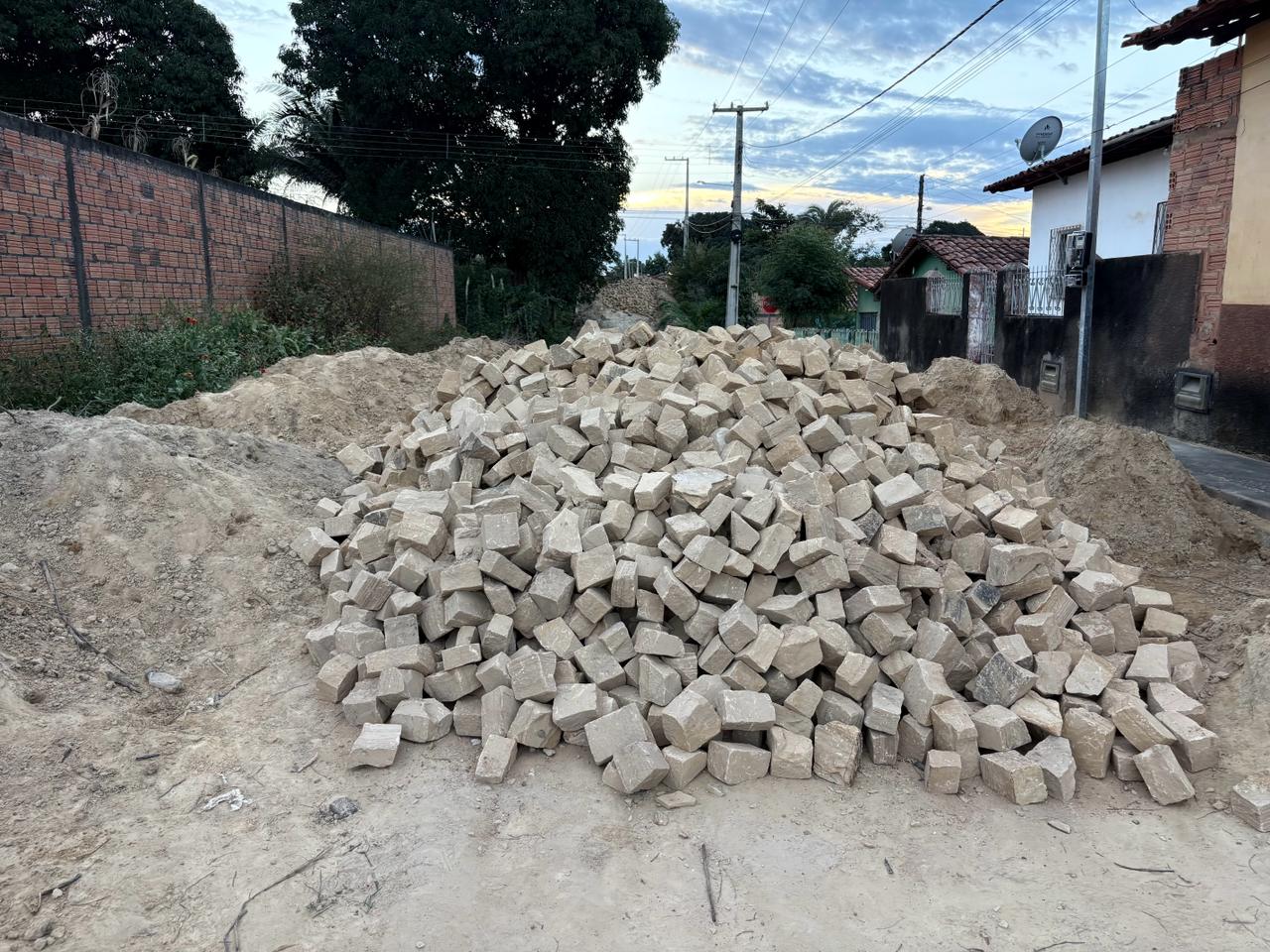 Esperantina avança com obras de calçamento - Divulgação/ASCOM