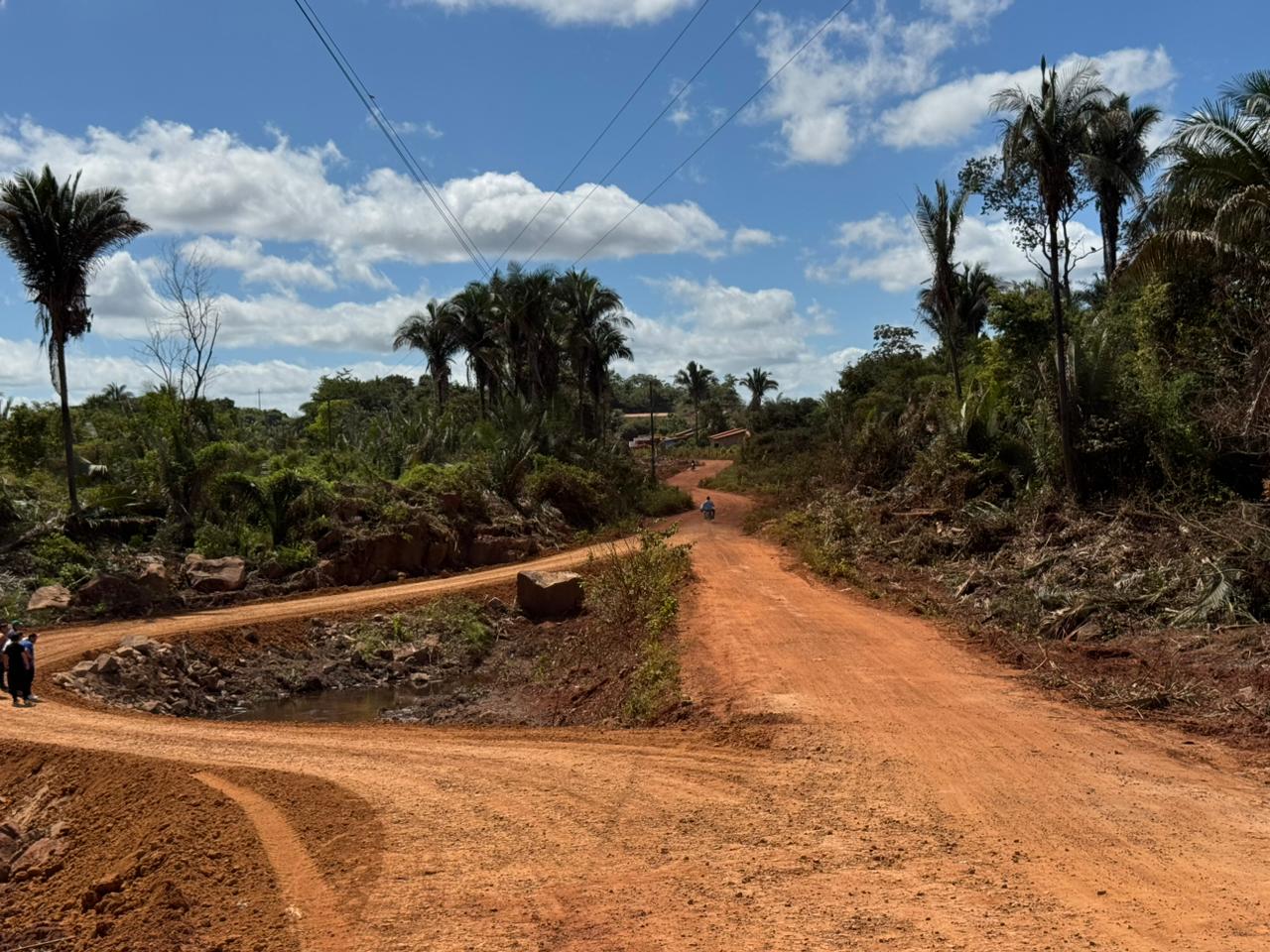 Prefeita Ivanária Sampaio acompanha início das obras de asfaltamento - Divulgação/ASCOMPrefeita Ivanária Sampaio acompanha início das obras de asfaltamento - Divulgação/ASCOM