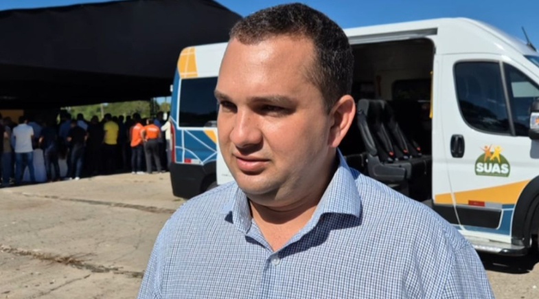 Prefeito destaca avanço da assistência social com a chegada da segunda van do MobSUAS em Simplício Mendes