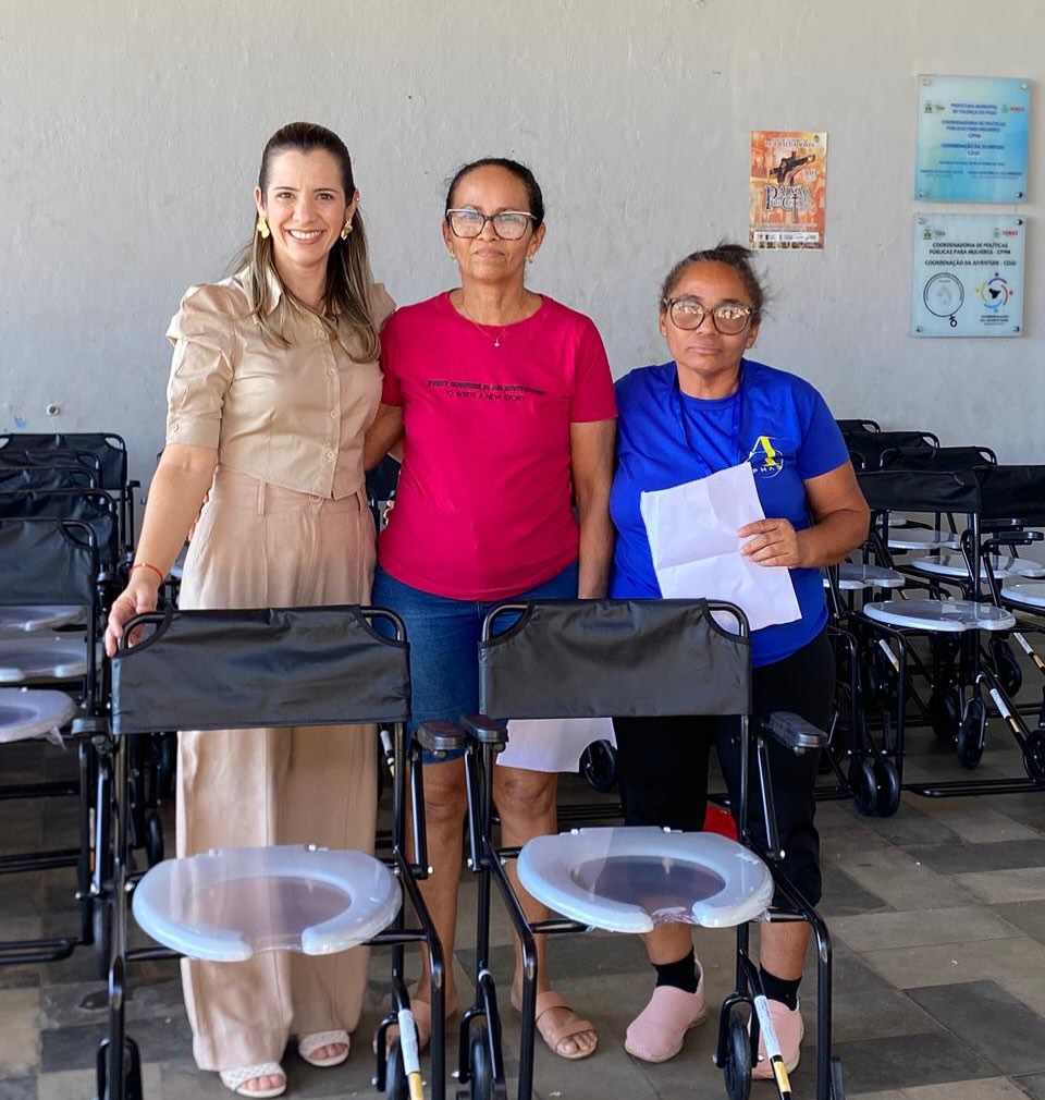 Valença do Piauí entrega quase 300 equipamentos de mobilidade à população - Imagem 2