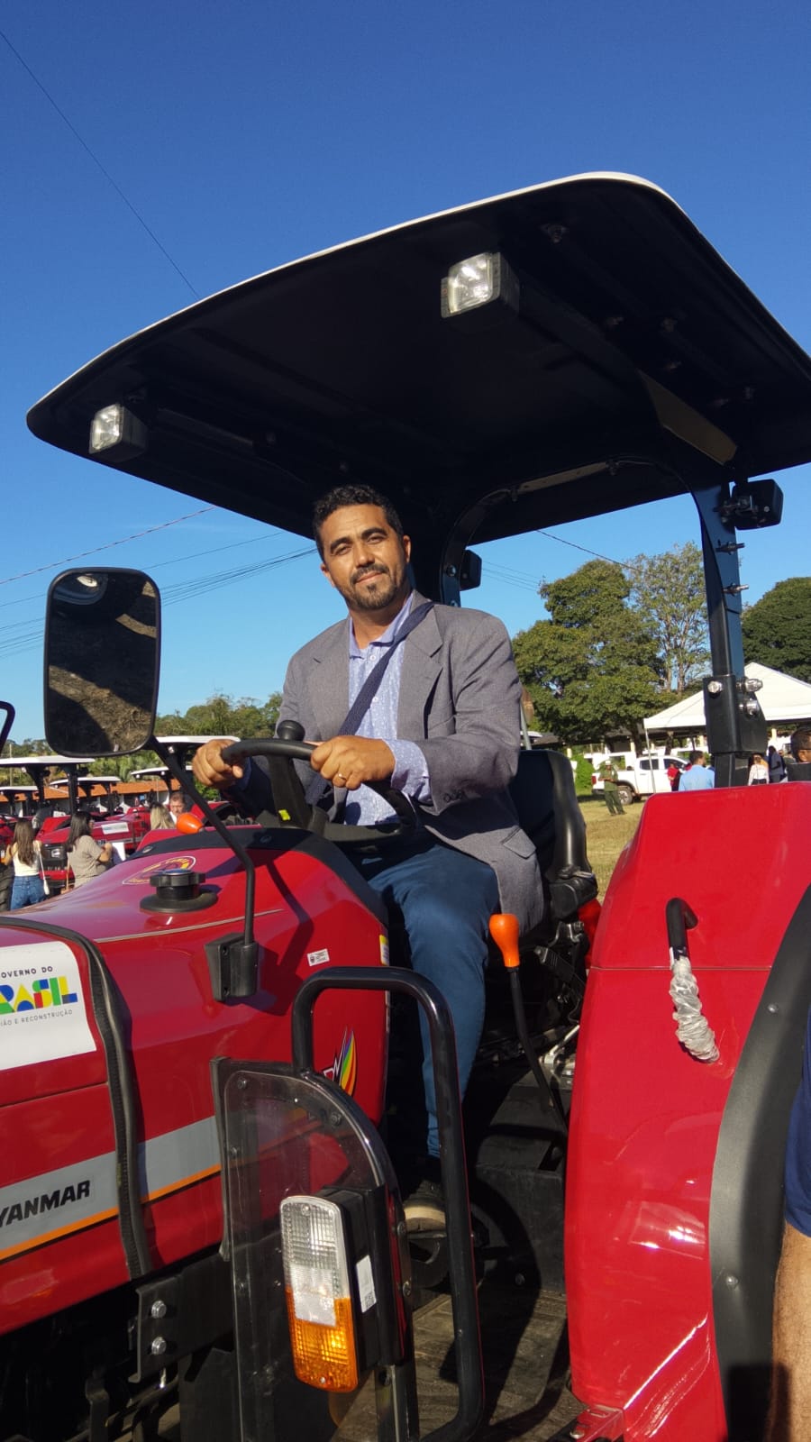 Curimatá recebe novo trator para fortalecer a agricultura familiar - Divulgação/ASCOM