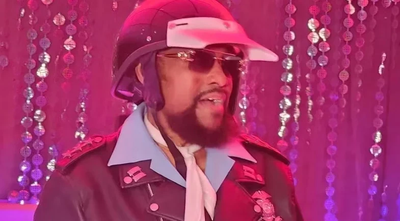 Coautor de 'YMCA' e policial de Village People, cantor Victor Willis morre aos 74 anos