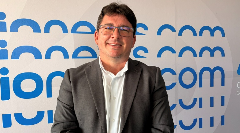 Prefeito Elvis Ramos divulga programação da 43ª Semana Cultural de Ipiranga do Piauí durante visita à TV Meio Norte