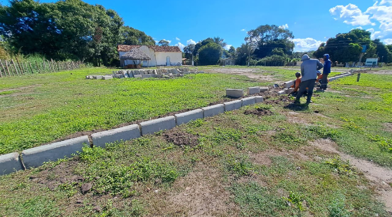 Prefeitura de São João do Arraial inicia construção de praça na comunidade Santa Rosa
