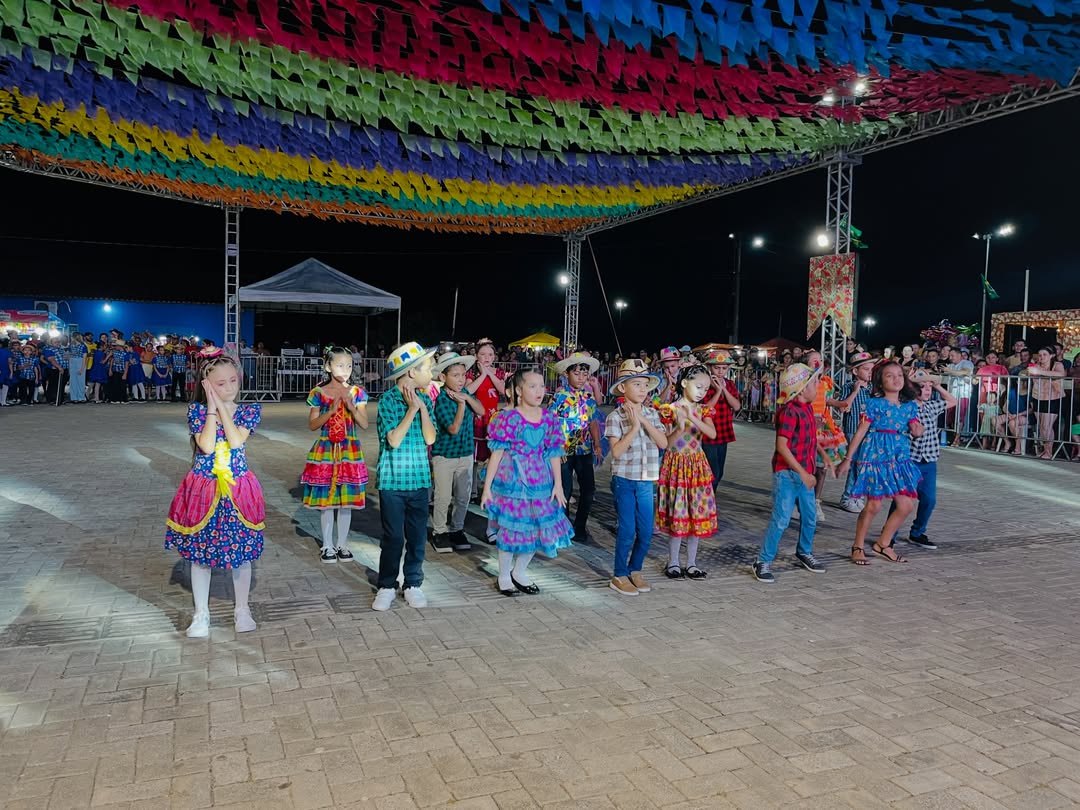 Arraiá do Povo 2026 é encerrado com shows musicais e ampla participação popular em Caxingó - Imagem 8