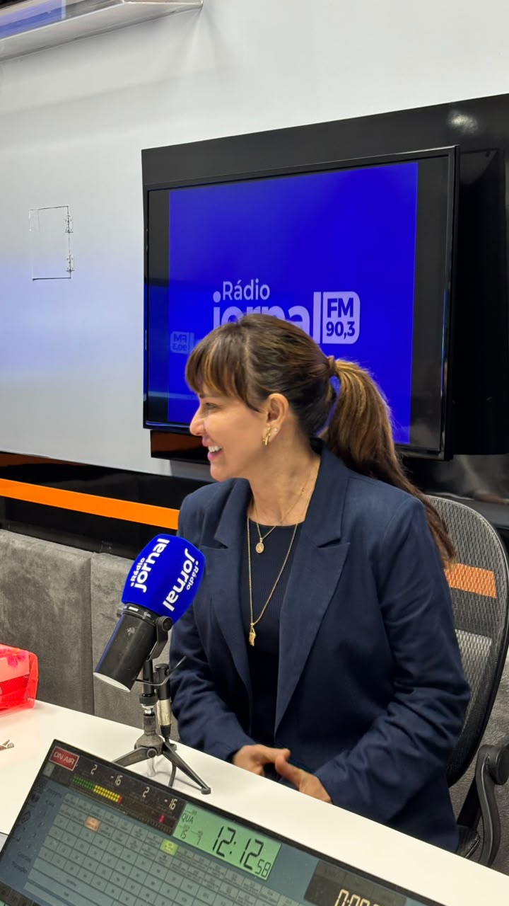 Ivanária Sampaio em entrevista para a Rádio Jornal - Foto: Ana Paula SantosIvanária Sampaio em entrevista para a Rádio Jornal - Foto: Ana Paula Santos