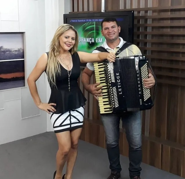 Eliza Clívia em emissora de Aracaju. Foto: Instagram