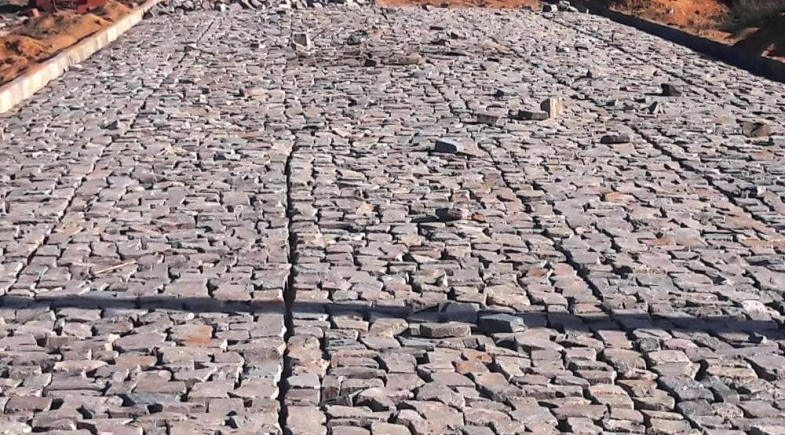 Obra de pavimentação da Avenida Nídio Feitosa avança em Rio Grande do Piauí 