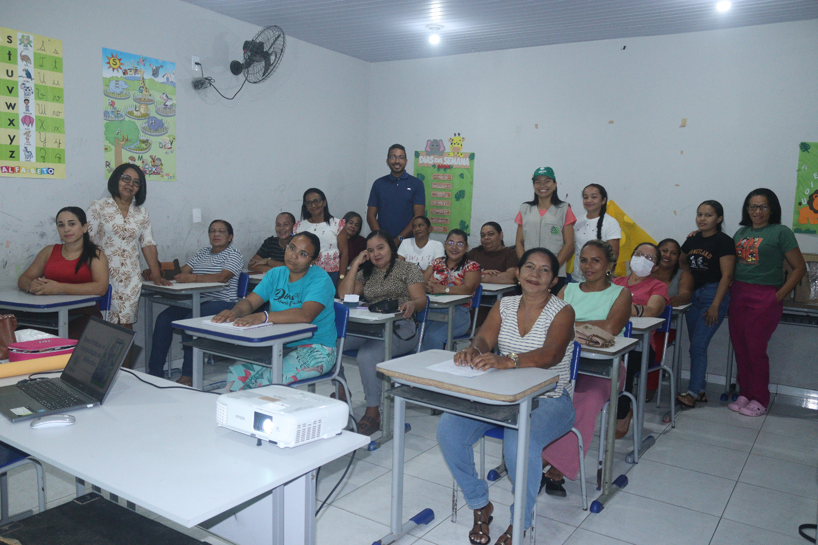 Prefeitura de Monsenhor Gil e SENAR Piauí iniciam curso de qualificação em Manipulação de Alimentos - Imagem 6