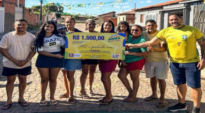 Prefeitura de Arraial entrega premiação às ruas vencedoras do Concurso Rua Mais Enfeitada da Copa 2026