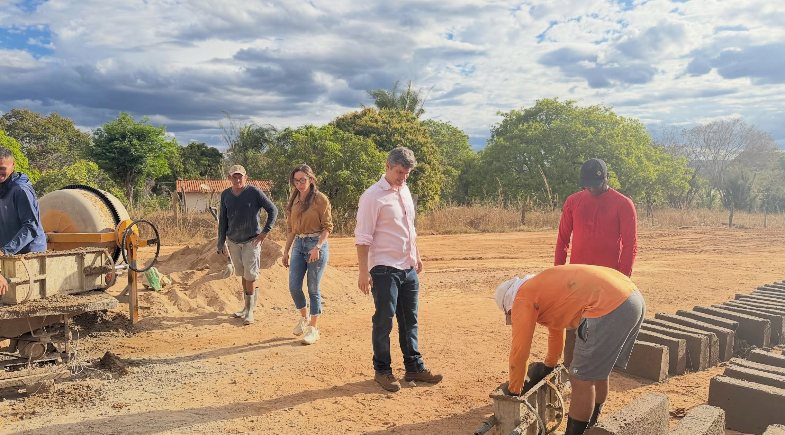 Comunidade Caiçara 2 recebe obras de pavimentação em Várzea Grande