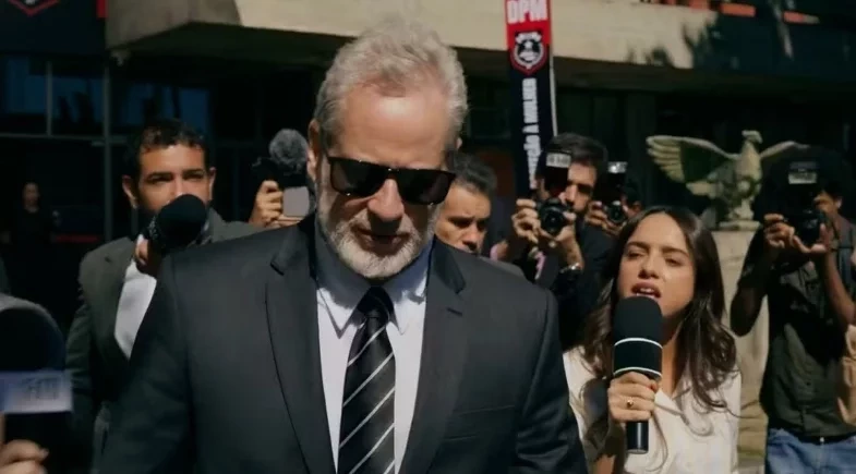 Em 'Quem Ama Cuida', Ademir é exposto pela imprensa após acusação de assédio vazar
