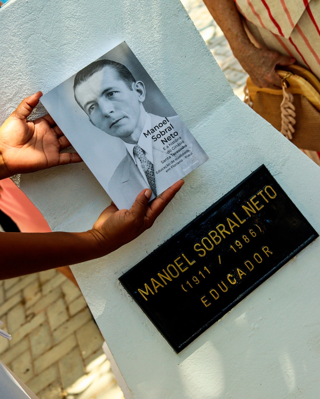 Entrega da estátua do educador Manoel Sobral Neto - Divulgação/ASCOM