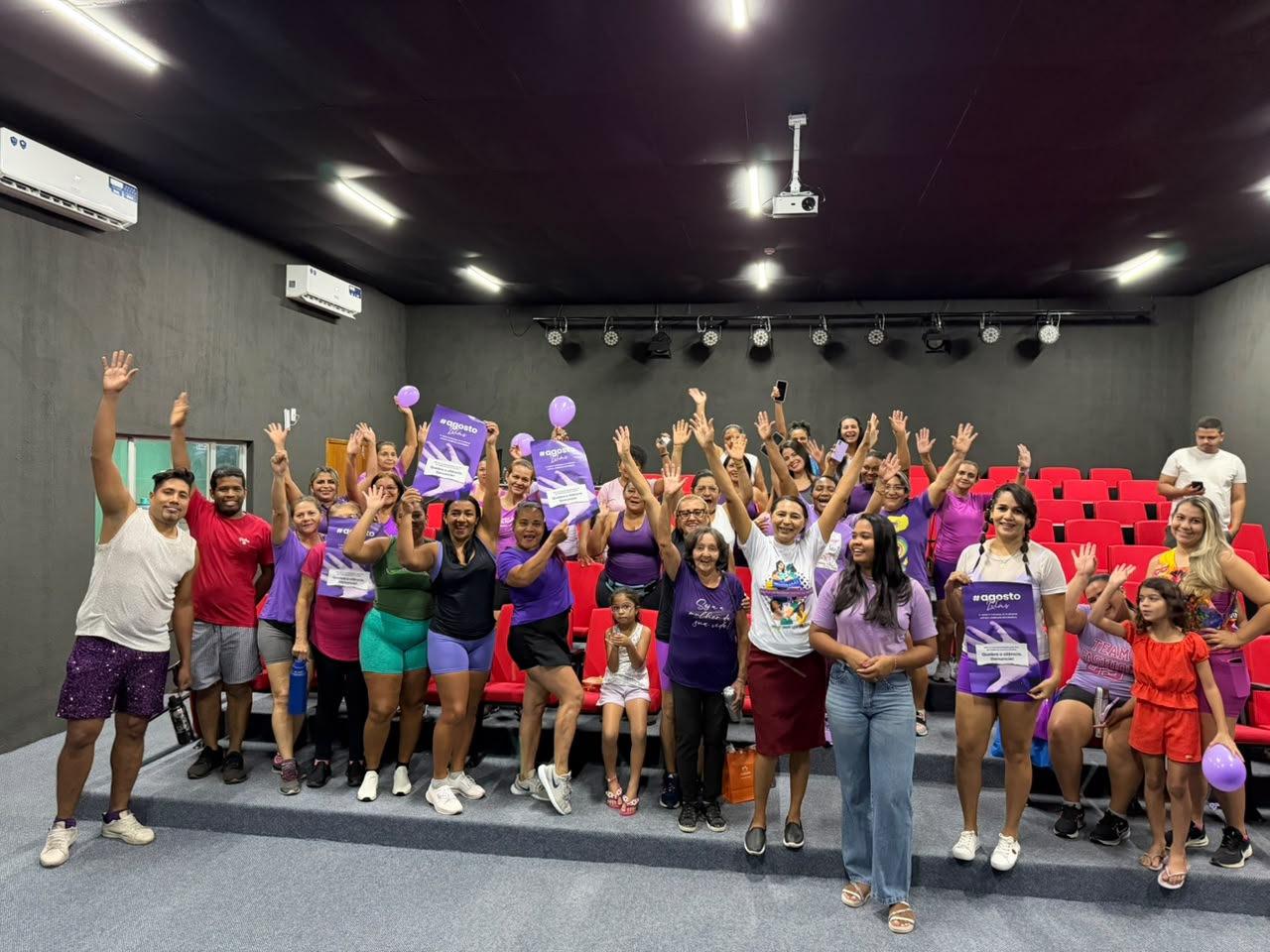 Aula de Ritmo e Dança reúne comunidade em ação do Agosto Lilás em Pimenteiras / Divulgação/AscomAula de Ritmo e Dança reúne comunidade em ação do Agosto Lilás em Pimenteiras / Divulgação/Ascom