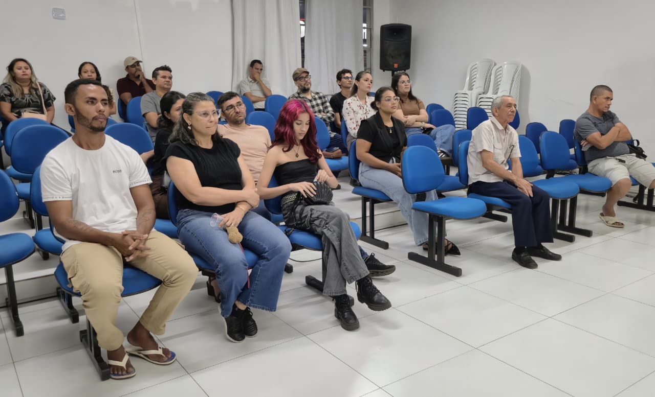 Procon e Vigilância Sanitária orientam comerciantes - Divulgação/ASCOM
