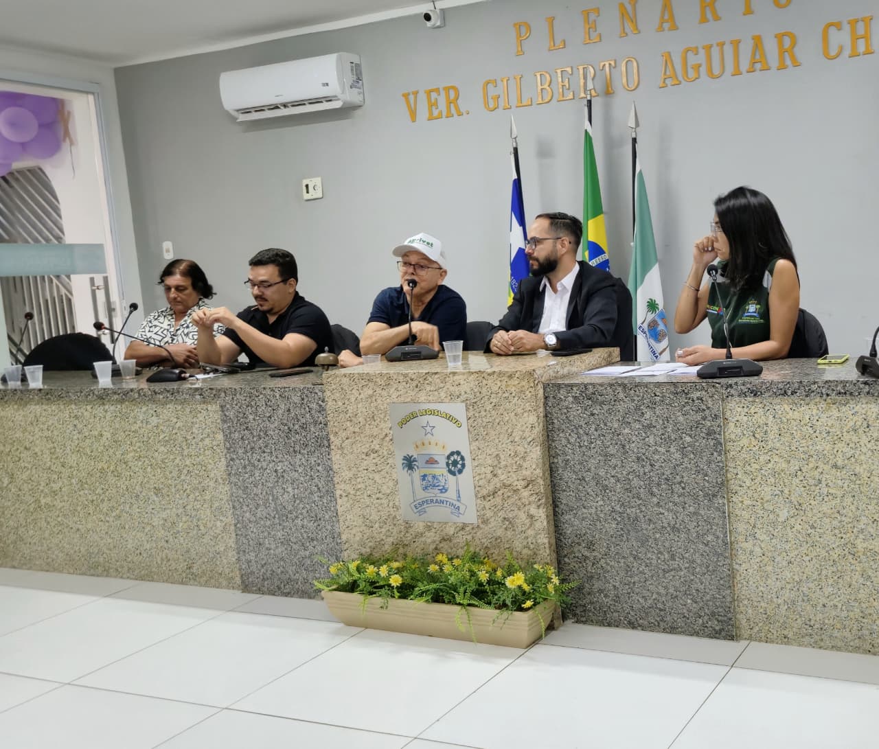 Procon e Vigilância Sanitária orientam comerciantes - Divulgação/ASCOMProcon e Vigilância Sanitária orientam comerciantes - Divulgação/ASCOM