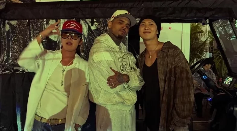 Foto de J-Hope e RM, do BTS, com Chris Brown gera polêmica entre fãs; entenda