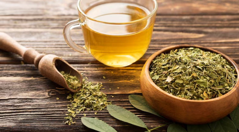 Chá verde substitui o café? Entenda os efeitos de cada bebida no organismo