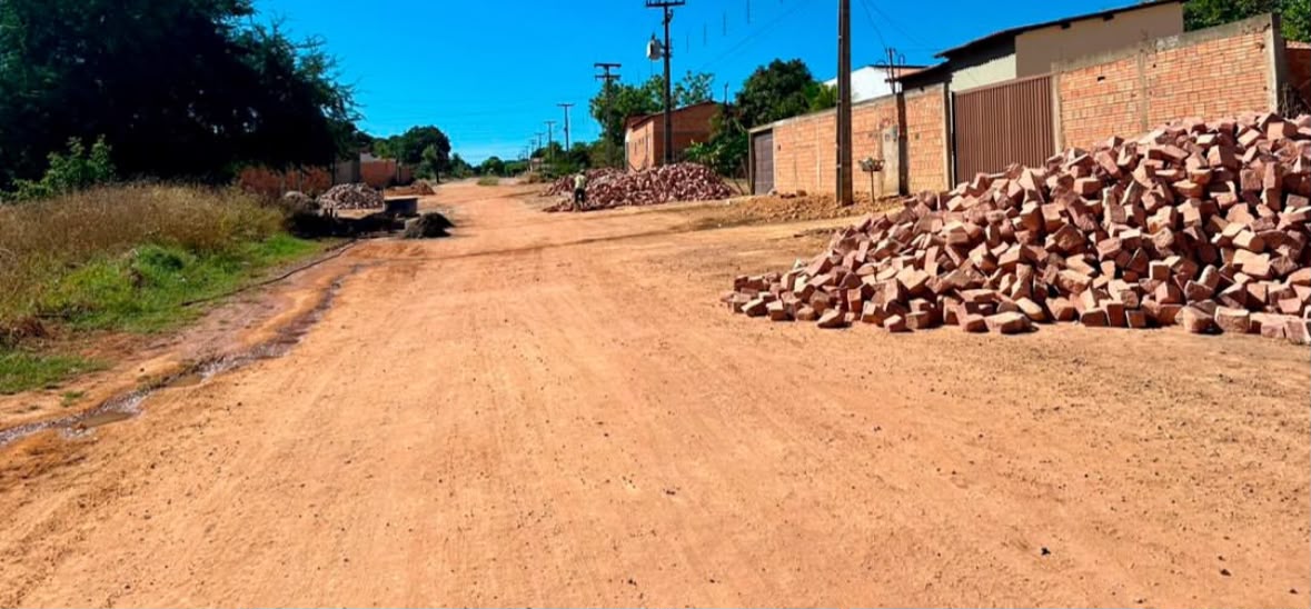 Colônia do Gurguéia avança com obras de calçamento no município - Foto: Prefeitura de Colônia do GurguéiaColônia do Gurguéia avança com obras de calçamento no município - Foto: Prefeitura de Colônia do Gurguéia