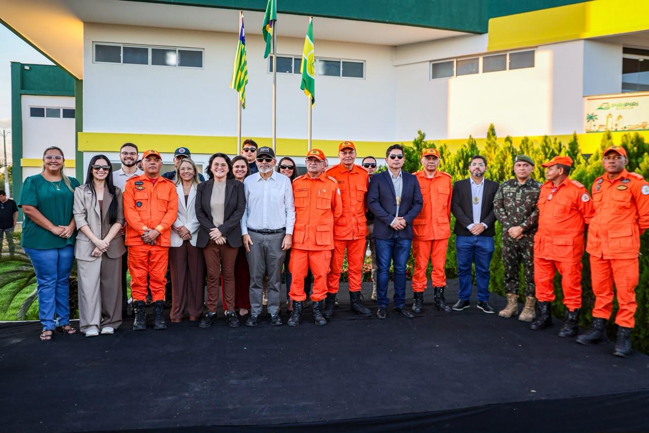 Três novas viaturas para Corpo de Bombeiros em Piripiri - Divulgação/ASCOMTrês novas viaturas para Corpo de Bombeiros em Piripiri - Divulgação/ASCOM