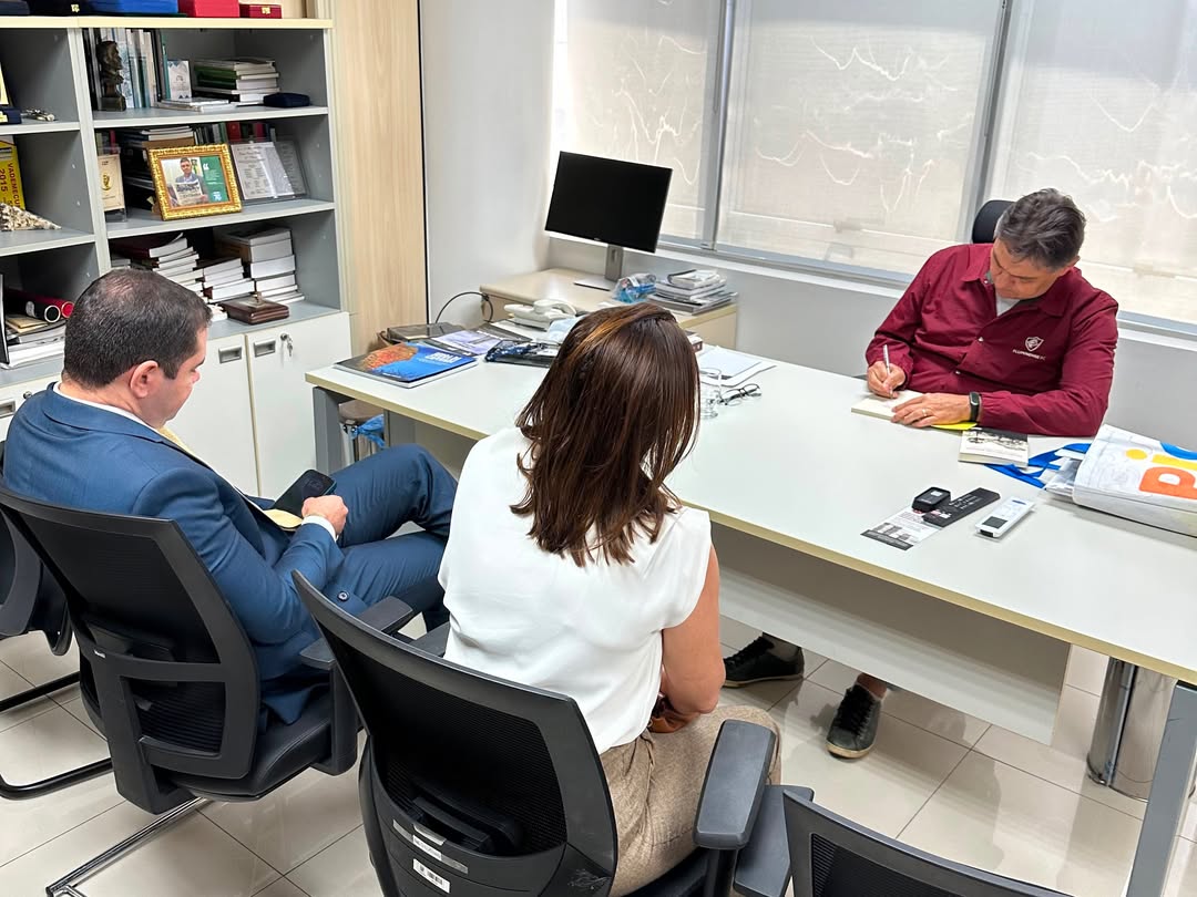Prefeita de Colônia do Gurguéia se reúne com presidente do TCE-PI - Divulgação/ASCOMPrefeita de Colônia do Gurguéia se reúne com presidente do TCE-PI - Divulgação/ASCOM