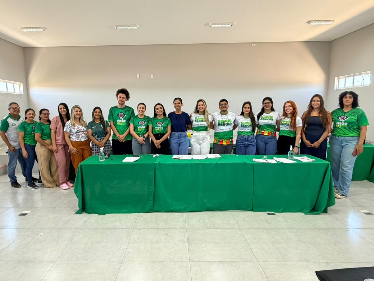 Entrega de 250 óculos para estudantes da rede municipal - Divulgação/ASCOM