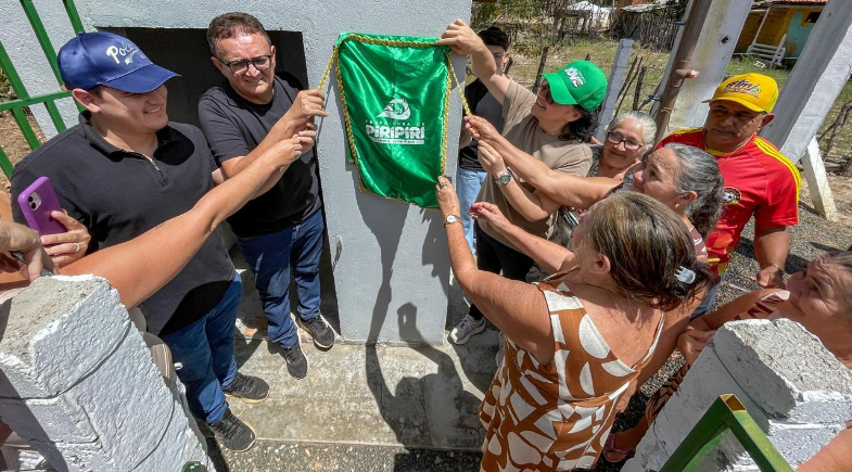  Piripiri entrega estradas recuperadas e implantação de abastecimento de água na zona rural