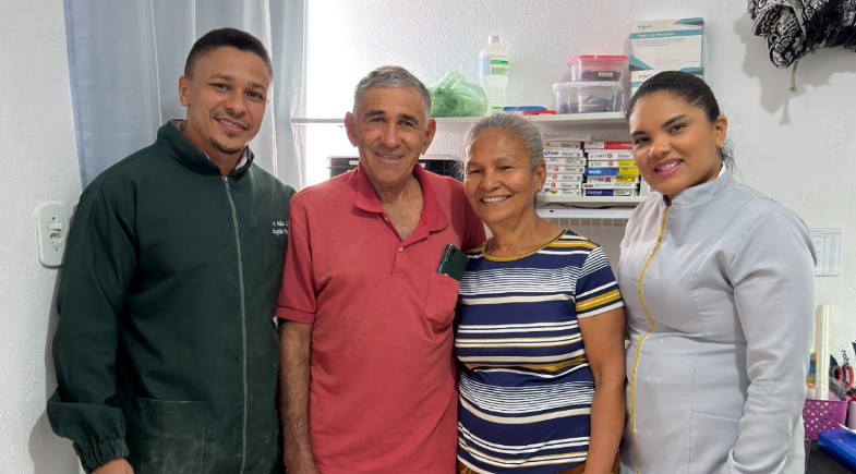 Saúde bucal: Manoel Emídio entrega próteses dentárias à população