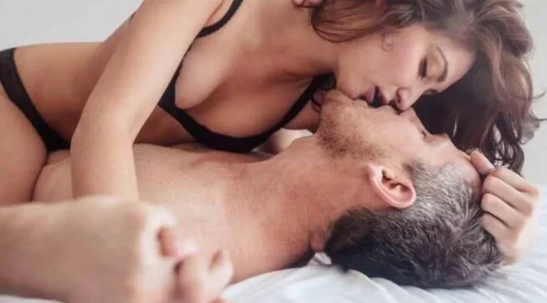 As melhores posições para você ser dominadora e assumir o controle no sexo