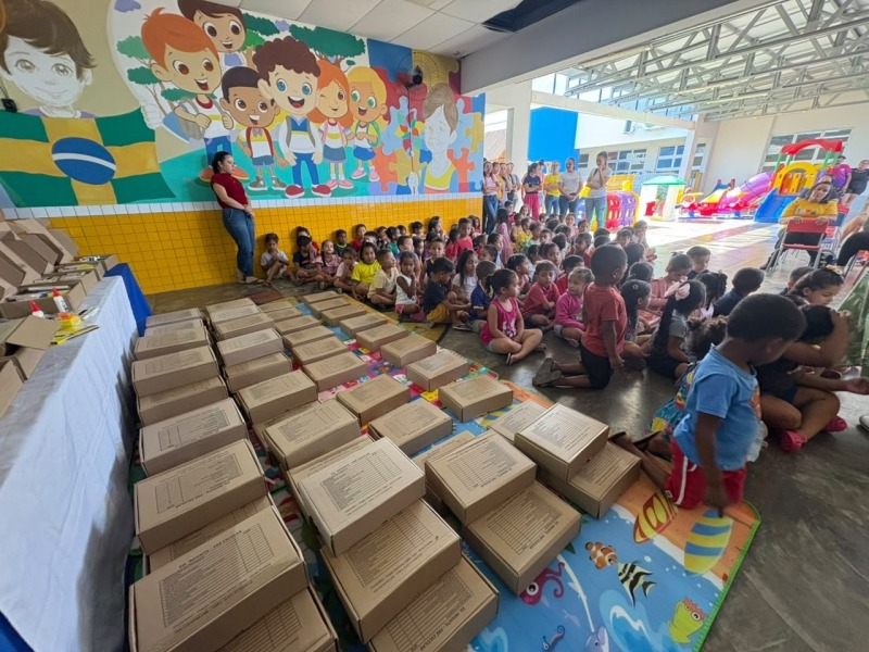União entrega mais de 2,6 mil kits escolares para alunos - Divulgação/ASCOMUnião entrega mais de 2,6 mil kits escolares para alunos - Divulgação/ASCOM