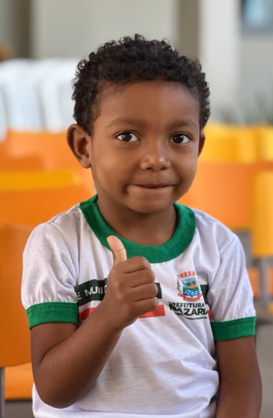 Nazária entrega ônibus escolares com ar-condicionado e kits de uniforme para estudantes - Divulgação/ASCOMNazária entrega ônibus escolares com ar-condicionado e kits de uniforme para estudantes - Divulgação/ASCOM