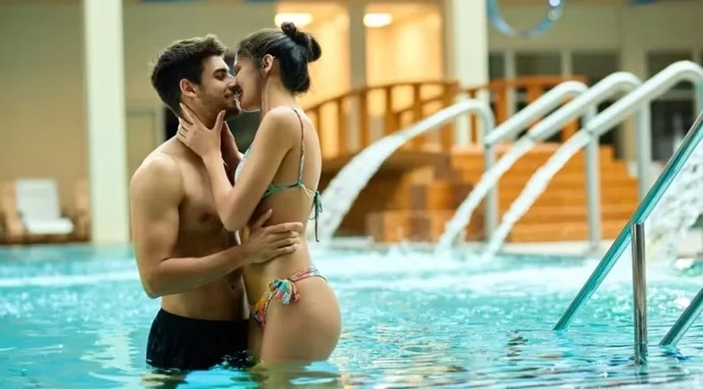47% das pessoas fazem sexo no trabalho, e 43% transam em jardins, aponta estudo