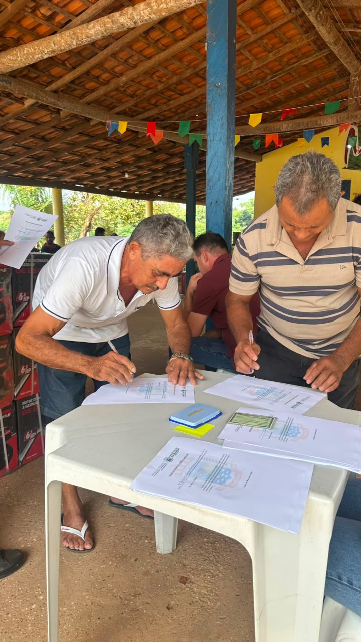 Prefeitura de Nazária entrega 34 motores para fortalecer a pesca artesanal na Caeiras Beira Rio - Imagem 1