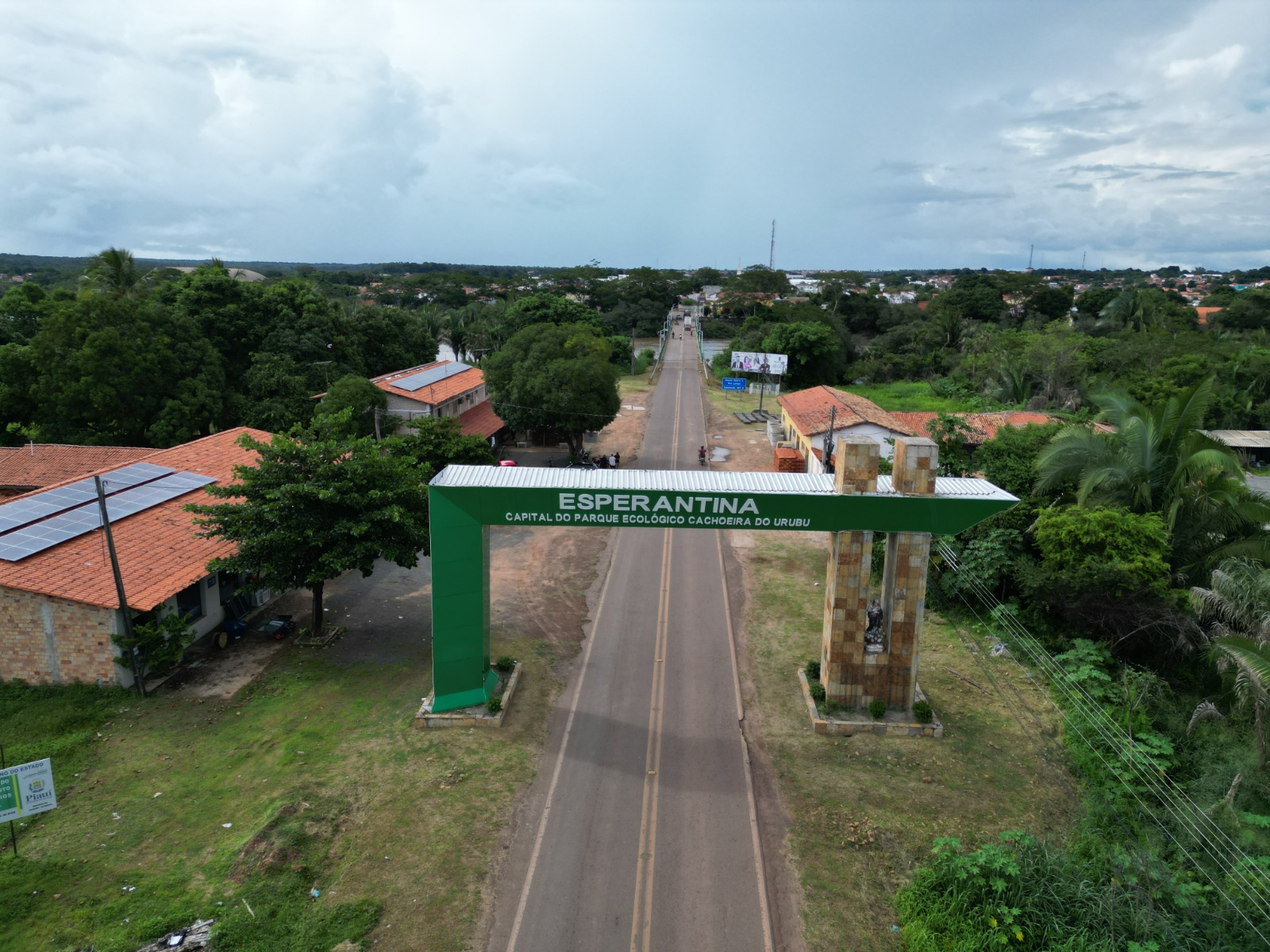 Ivanária Sampaio amplia frente de obras e leva melhorias para Esperantina - Divulgação/ASCOMIvanária Sampaio amplia frente de obras e leva melhorias para Esperantina - Divulgação/ASCOM