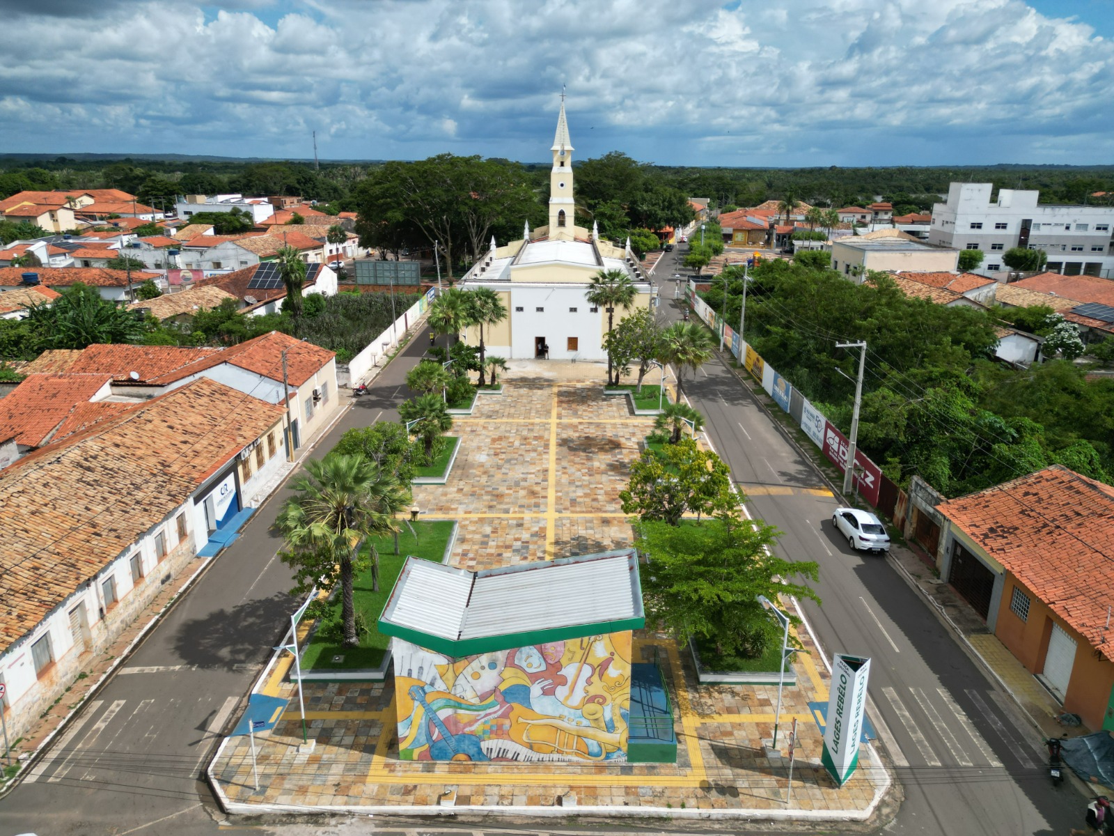 Ivanária Sampaio amplia frente de obras e leva melhorias para Esperantina - Divulgação/ASCOM