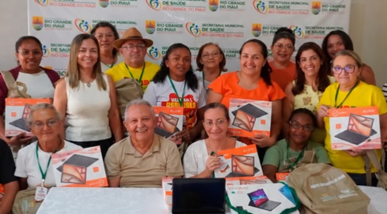 Rio Grande do Piauí entrega fardamentos e tablets para fortalecer atuação dos Agentes de Saúde