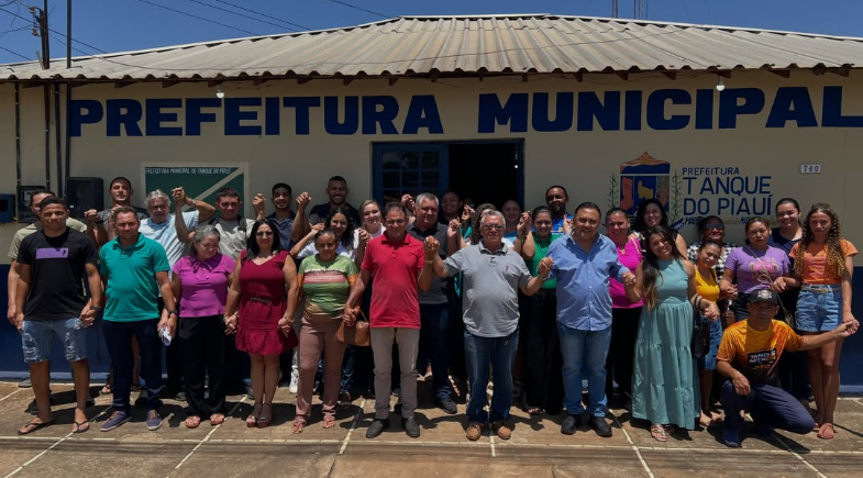 Prefeito Tiel Sales realiza reunião de alinhamento com servidores de Tanque do Piauí